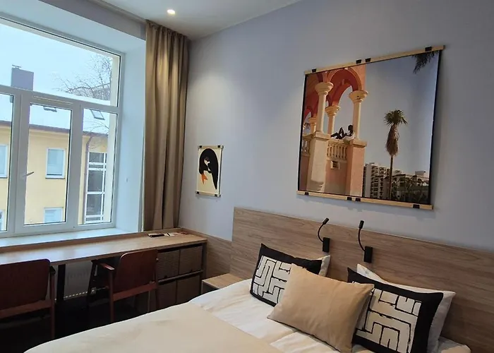 Private Double In Building Apartment